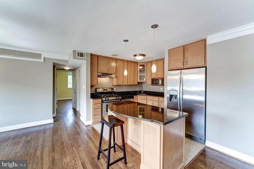 408-2016 N Adams St, ARLINGTON, VA, 22201-3761 | Card Image
