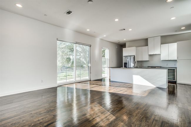 E - 4901 Live Oak St, Townhouse with 2 bedrooms, 3 bathrooms and null parking in Dallas TX | Image 8