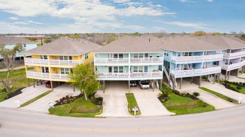 709 N Bayshore Dr, La Porte, TX, 77571 | Card Image