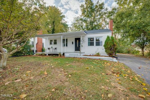 617 Lamont St, Johnson City, TN, 37604-5411 | Card Image
