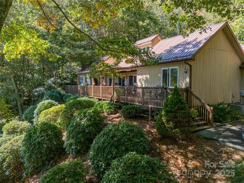 287 Leatherwood Dr, Maggie Valley, NC, 28751-7826 | Card Image