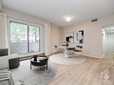 205 - 199 Kent St, Condo with 2 bedrooms, 1 bathrooms and 2 parking in Ottawa ON | Image 3