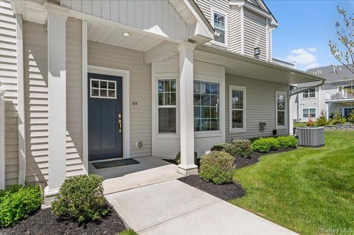 69 Avery Dr S, Center Moriches, NY, 11934-1019 | Card Image