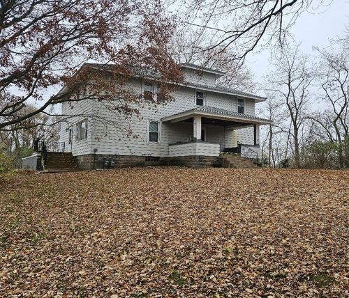 301 Mound Park Dr, Elk Mound, WI, 54739-9605 | Card Image