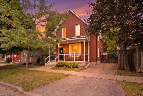 271 Park Ave, Brantford, ON, N3S5K8 | Card Image