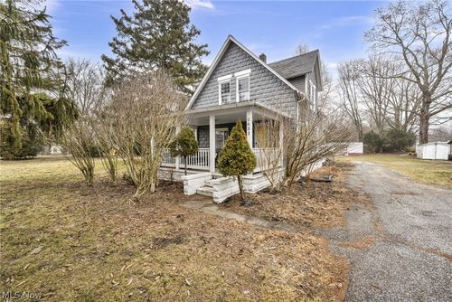 2833 Hubbard Rd, Madison, OH, 44057-2933 | Card Image