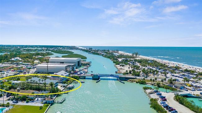 APT-10 - 109 Bayshore Rd, Condo with 2 bedrooms, 2 bathrooms and null parking in Nokomis FL | Image 43
