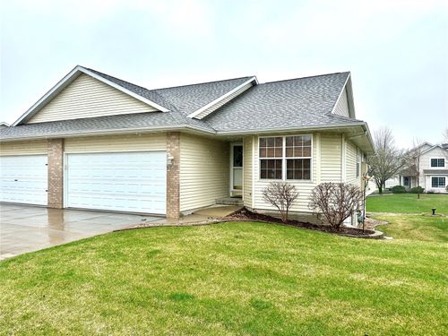 6720 Waterview Dr Sw, Cedar Rapids, IA, 52404-7715 | Card Image