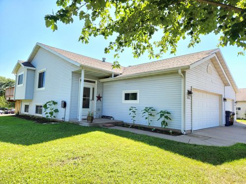 1922 Franklin St, Onalaska, WI, 54650-9087 | Card Image