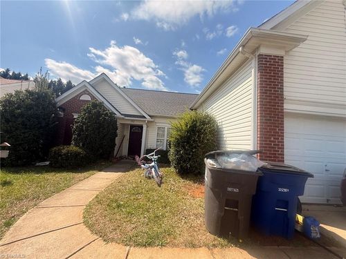 152 Scotland Ridge Dr, Winston Salem, NC, 27107-1876 | Card Image