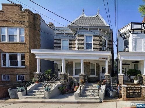 89 Liberty Pl, Weehawken, NJ, 07086-7367 | Card Image