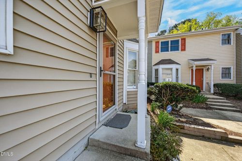 560 Darby Glen Ln, Durham, NC, 27713-9427 | Card Image