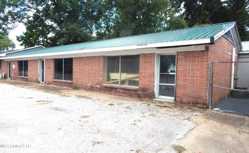 397 E Van Dorn Ave, Holly Springs, MS, 38635-2525 | Card Image