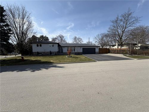 626 Cape Ave, Burlington, ON, L7L4M6 | Card Image