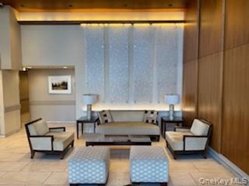4i-170 W Broadway, Long Beach, NY, 11561-4060 | Card Image