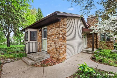 2579 Knightsbridge Rd Se, Grand Rapids, MI, 49546-6754 | Card Image