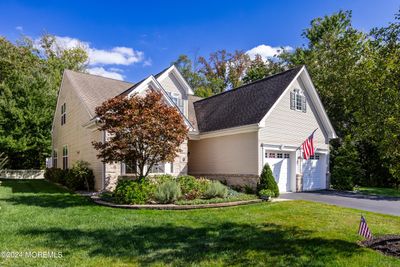 6 Ely Court, Home with 3 bedrooms, 2 bathrooms and null parking in Hightstown NJ | Image 2