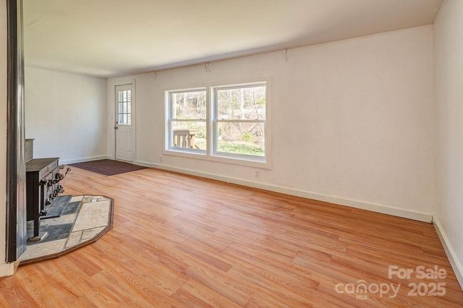 Big Front Rm Windows-Plenty of Natural Light | Image 4