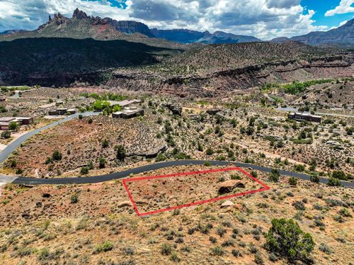 18-2512 Anasazi Way, Springdale, UT, 84767-7738 | Card Image