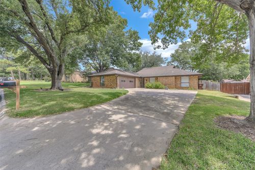 1401 San Gabriel Dr, Denton, TX, 76205-6600 | Card Image