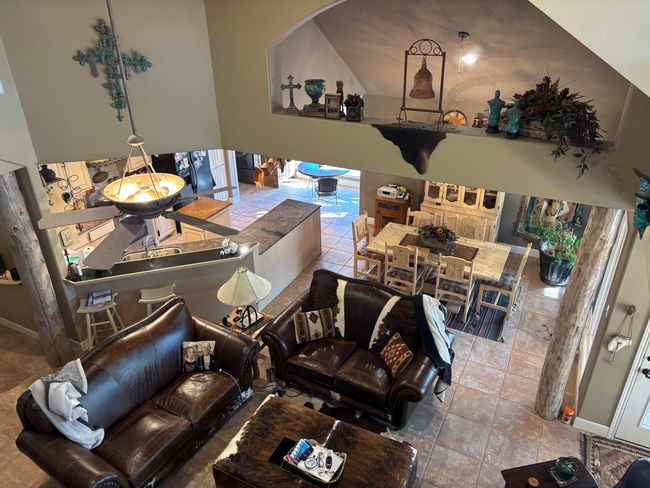 Upper view of lower living | Image 36