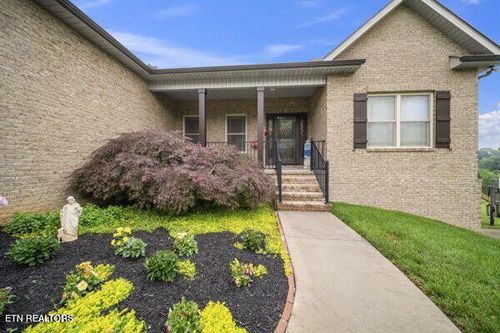 8118 Frederick John St, Knoxville, TN, 37938-2667 | Card Image