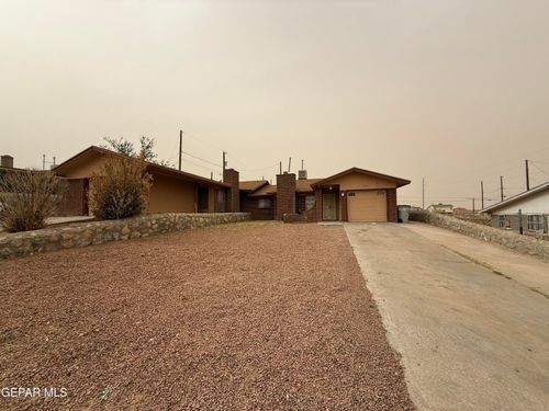 3911 Moonlight Ave, El Paso, TX, 79904-1118 | Card Image