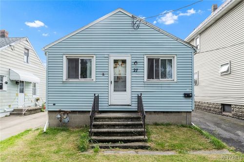 27 Dwyer St, West Seneca, NY, 14224-1113 | Card Image