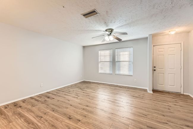 5853 Monroe Xing, Townhouse with 2 bedrooms, 3 bathrooms and 2 parking in Antioch TN | Image 8