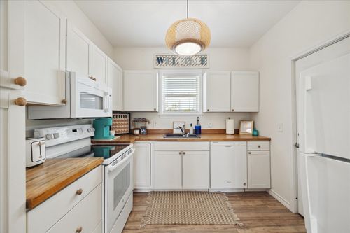 1213 55th St, Galveston, TX, 77551-4414 | Card Image