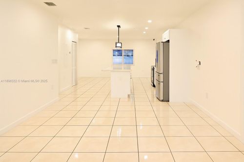 2312-2312 Nw 82nd St, Miami, FL, 33147-4842 | Card Image