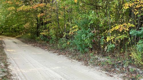 VL 8th Ave, Grand Junction, MI, 49056 | Card Image