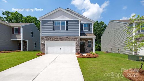 1374 37th Avenue Ln Ne, Hickory, NC, 28601-9692 | Card Image