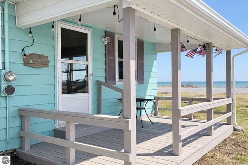 6913 N Us Highway 23, Oscoda, MI, 48750-8705 | Card Image