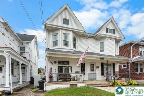 657 Walnut St, Emmaus, PA, 18049-2219 | Card Image