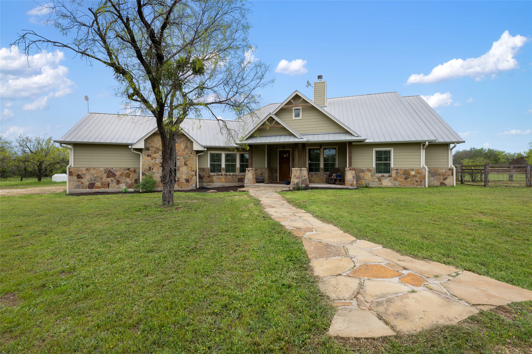Granite Blvd, Marble Falls, TX 78654