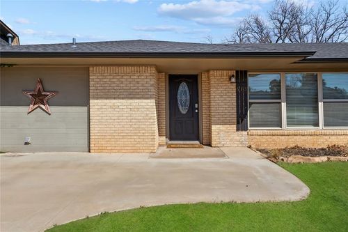 613 N Main St, Thomas, OK, 73669-8023 | Card Image