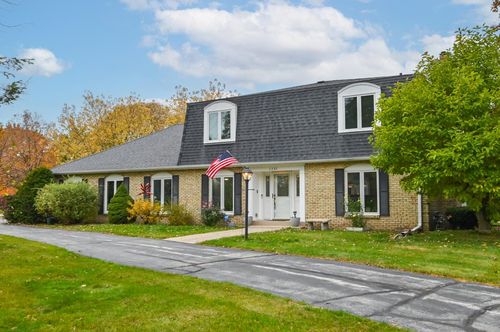 3285 Old Lantern Drive, Brookfield, WI, 53005 | Card Image