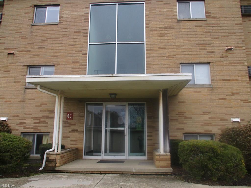 2c 5200 Royalton Road, Inactive in North Royalton Zoocasa