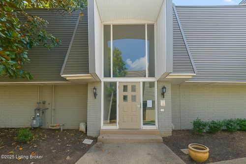 812 La Fontenay Ct, Louisville, KY, 40223-3028 | Card Image