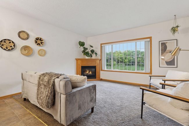 Gas Fireplace in Living Room | Image 9