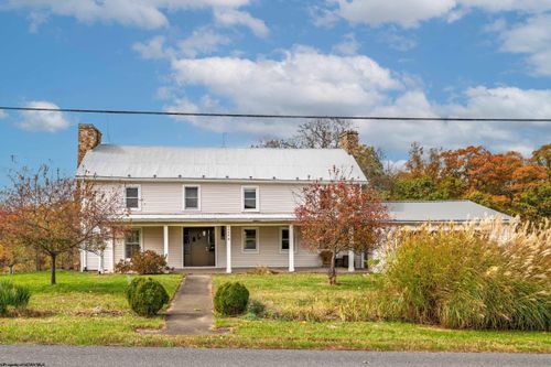 9988 Winchester Grade Rd, BERKELEY SPRINGS, WV, 25411-3916 | Card Image