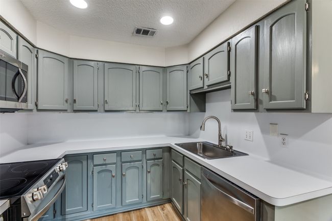 4014 Ridglea Country Club Dr, Condo with 2 bedrooms, 2 bathrooms and null parking in Fort Worth TX | Image 12