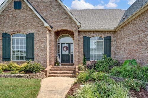 75 Scattered Oaks Dr, Byhalia, MS, 38611-7541 | Card Image