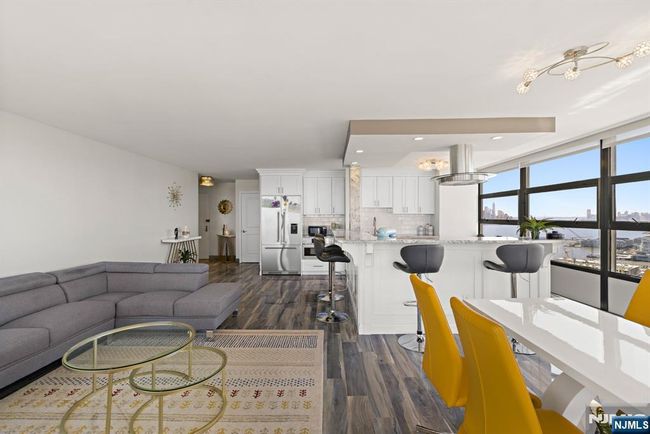 6050 Kennedy Blvd, Condo with 2 bedrooms, 2 bathrooms and null parking in West New York NJ | Image 9