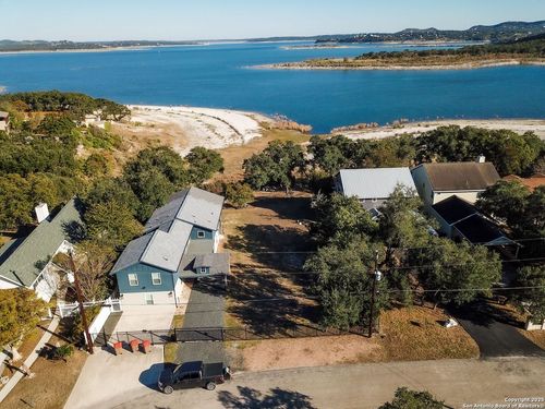 864 Lakebreeze Dr, Canyon Lake, TX, 78133-4021 | Card Image