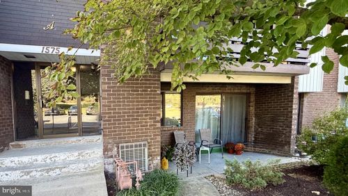 apt-a2-1575 Creekside Rd, WHITEHALL, PA, 18052-5624 | Card Image