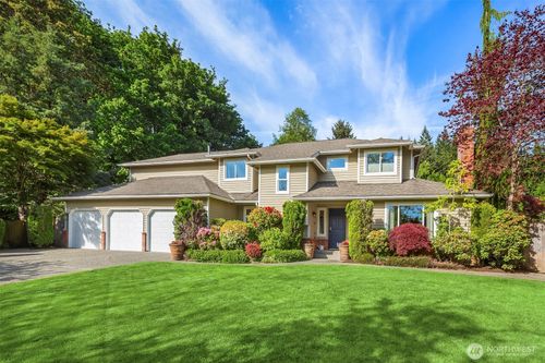 4810 117th Pl Ne, Kirkland, WA, 98033-8755 | Card Image