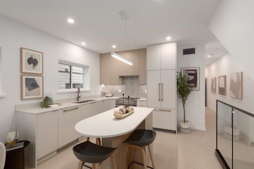 203-2329 34th Ave E, Vancouver, BC, V5R2S6 | Card Image