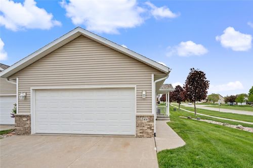 246 Whirlaway Lane, Fairfax, IA, 52228 | Card Image